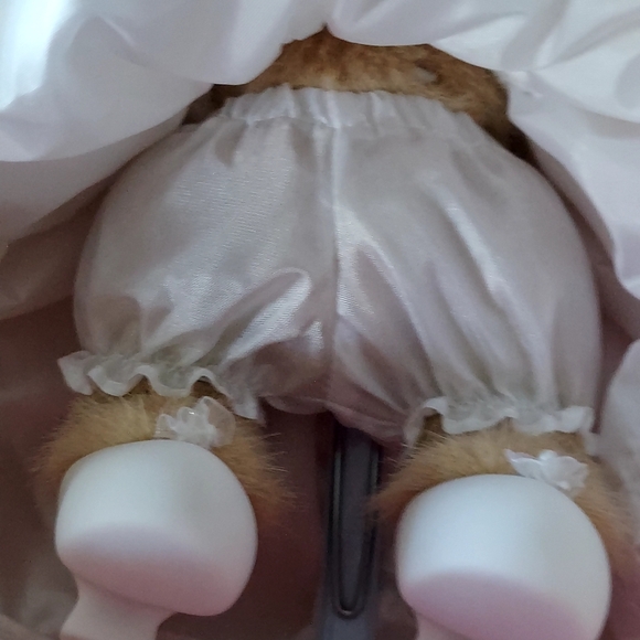 NABCO Muffy Vanderbear "I Do" Bride Bear - Picture 5 of 14